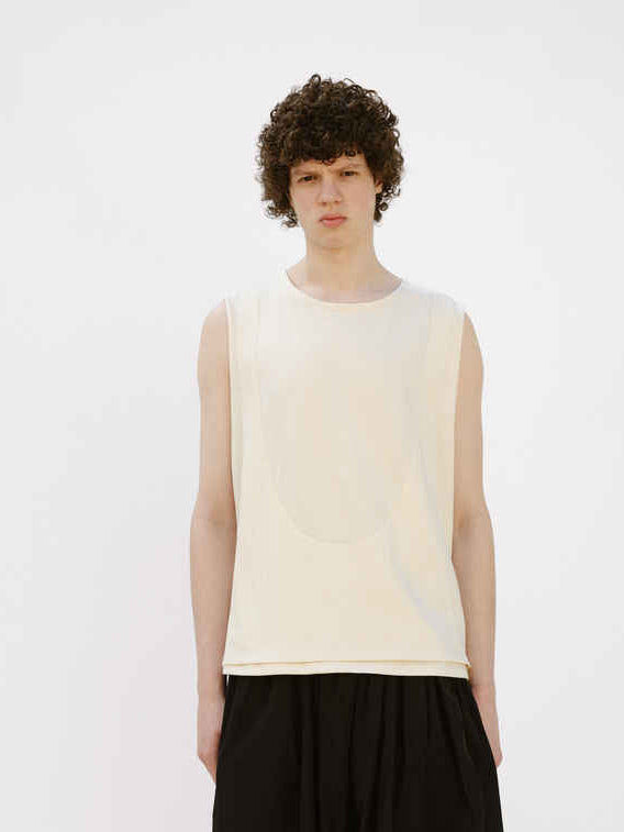 Musculosa "Ensayo", Crudo